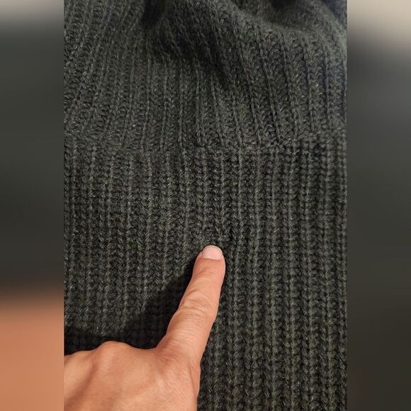 Theory Wool and Cashmere Cowl Neck Sleveless Knit Sweater in Green Size Medium - Picture 4 of 13